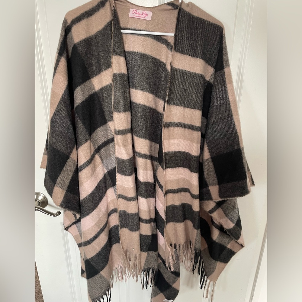 Plaid Women's Fringe Sweater Shawl - Black and Tan